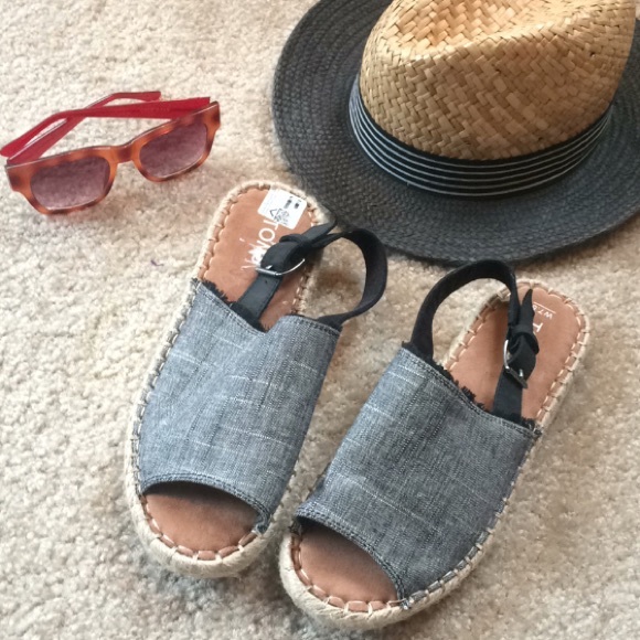 Toms Shoes - TOMS Clara black espadrilles sandals s 7.5 NWT